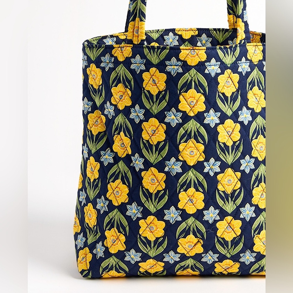 πΌπHOST PICK!!!ππΌ Vera Bradley Cotton Tote Bag in Daffodils - Picture 4 of 5